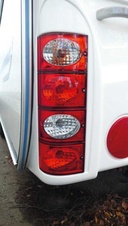 46985
